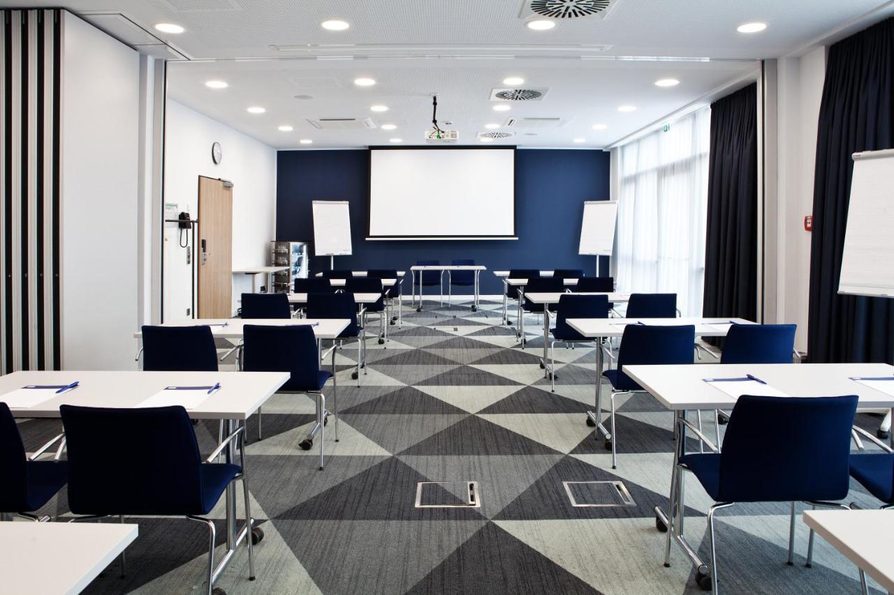 Holiday Inn Express - Kaiserslautern By Ihg Buitenkant foto